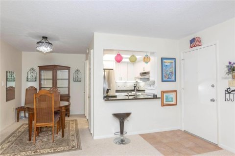 Condo in New Port Richey, Florida, 1 bedroom  № 1789303 - photo 13
