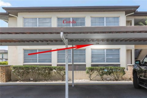 Condo in New Port Richey, Florida, 1 bedroom  № 1789303 - photo 3