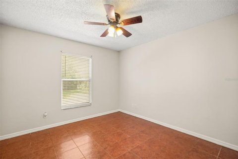 Villa ou maison à vendre à Deltona, Floride: 4 chambres, 150.13 m2 № 2433259 - photo 21