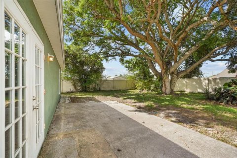 Villa ou maison à vendre à Deltona, Floride: 4 chambres, 150.13 m2 № 2433259 - photo 23