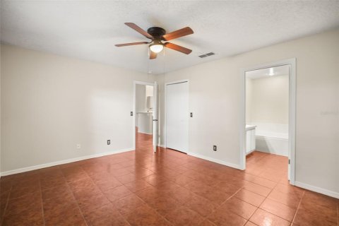 Villa ou maison à vendre à Deltona, Floride: 4 chambres, 150.13 m2 № 2433259 - photo 12