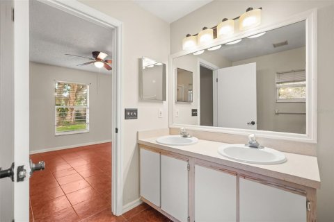 Villa ou maison à vendre à Deltona, Floride: 4 chambres, 150.13 m2 № 2433259 - photo 17