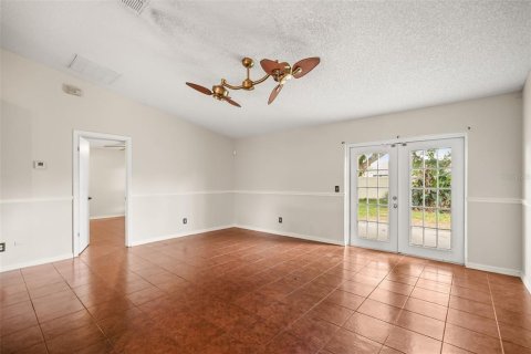 Villa ou maison à vendre à Deltona, Floride: 4 chambres, 150.13 m2 № 2433259 - photo 5