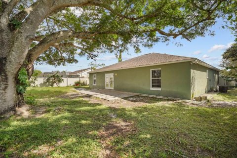 Villa ou maison à vendre à Deltona, Floride: 4 chambres, 150.13 m2 № 2433259 - photo 24