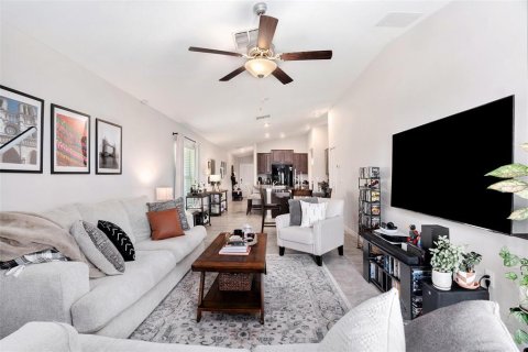 House in Tampa, Florida 3 bedrooms, 134.8 sq.m. № 1851526 - photo 10