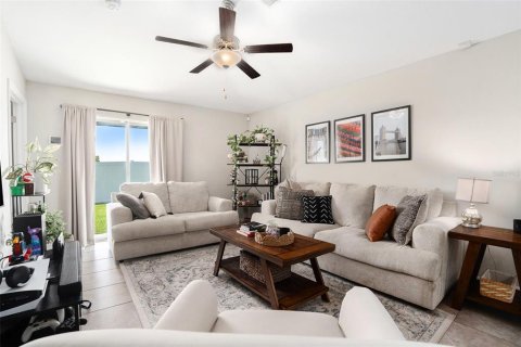 House in Tampa, Florida 3 bedrooms, 134.8 sq.m. № 1851526 - photo 9