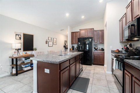House in Tampa, Florida 3 bedrooms, 134.8 sq.m. № 1851526 - photo 2