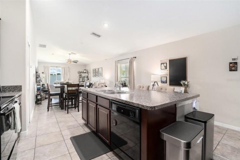 House in Tampa, Florida 3 bedrooms, 134.8 sq.m. № 1851526 - photo 14