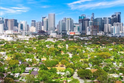 House in Miami, Florida 4 bedrooms, 254.83 sq.m. № 2041780 - photo 19