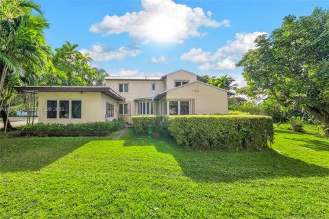 House in Miami, Florida 4 bedrooms, 254.83 sq.m. № 2041780 - photo 15