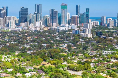 House in Miami, Florida 4 bedrooms, 254.83 sq.m. № 2041780 - photo 20