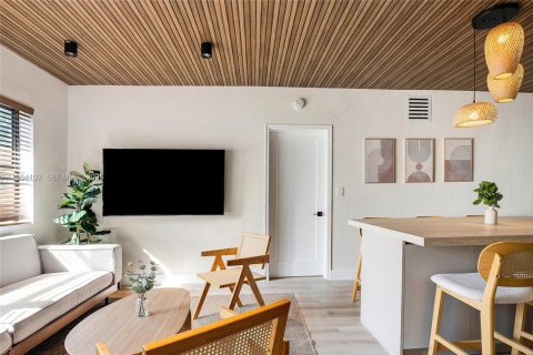 Снять в аренду кондоминиум в Майами-Бич, Флорида 3 спальни, 91.97м2, № 2027120 - фото 4