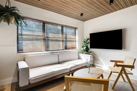 Снять в аренду кондоминиум в Майами-Бич, Флорида 3 спальни, 91.97м2, № 2027120 - фото 3