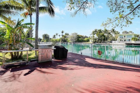 Снять в аренду кондоминиум в Майами-Бич, Флорида 3 спальни, 91.97м2, № 2027120 - фото 21