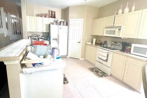 House in Port St. Lucie, Florida 4 bedrooms, 216.93 sq.m. № 2387759 - photo 19