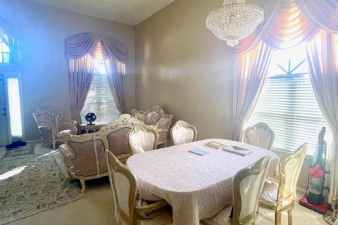House in Port St. Lucie, Florida 4 bedrooms, 216.93 sq.m. № 2387759 - photo 16