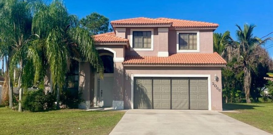 House in Port St. Lucie, Florida 4 bedrooms, 216.93 sq.m. № 2387759