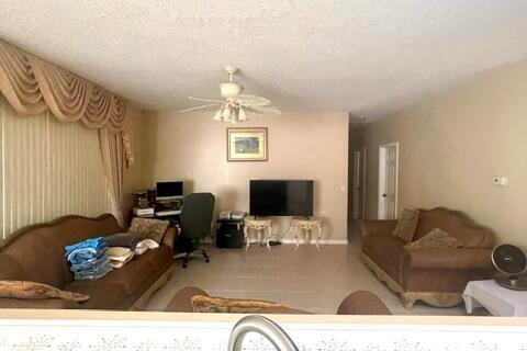 House in Port St. Lucie, Florida 4 bedrooms, 216.93 sq.m. № 2387759 - photo 21