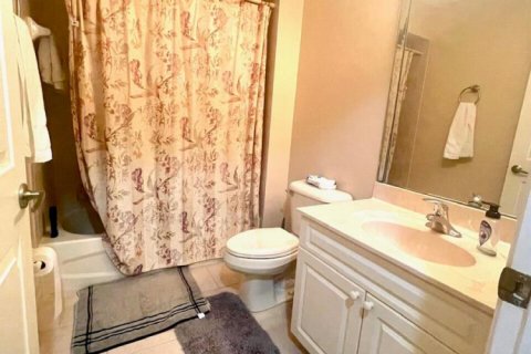 House in Port St. Lucie, Florida 4 bedrooms, 216.93 sq.m. № 2387759 - photo 22