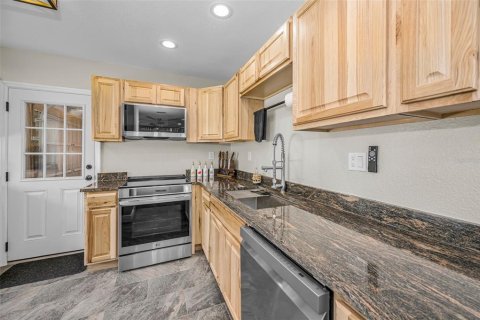 Casa en venta en Port Richey, Florida, 2 dormitorios, 145.3 m2 № 2195298 - foto 6
