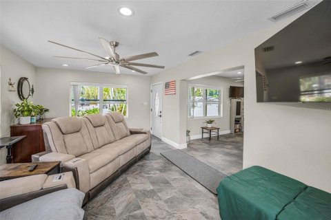 Casa en venta en Port Richey, Florida, 2 dormitorios, 145.3 m2 № 2195298 - foto 11