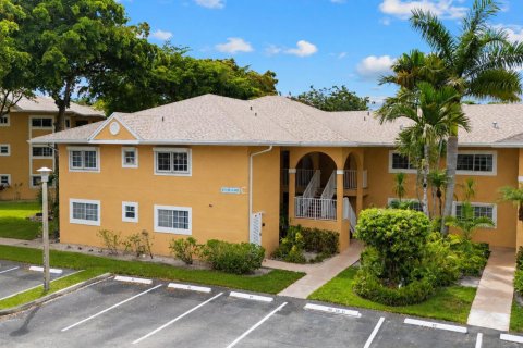 Condo in Dania Beach, Florida, 2 bedrooms  № 2173482
