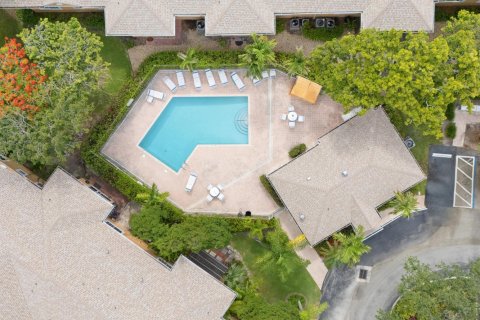 Condo in Dania Beach, Florida, 2 bedrooms № 2173482 - photo 2