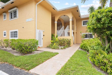 Condo in Dania Beach, Florida, 2 bedrooms № 2173482 - photo 3