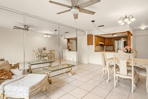 Condo in Dania Beach, Florida, 2 bedrooms № 2173482 - photo 9