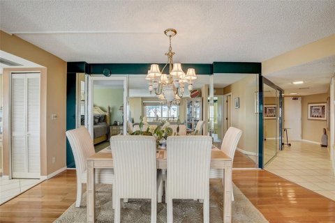 Condo in Clearwater, Florida, 2 bedrooms  № 1570539 - photo 12
