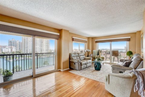 Condo in Clearwater, Florida, 2 bedrooms  № 1570539 - photo 15