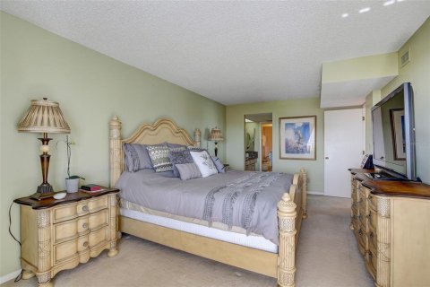 Condo in Clearwater, Florida, 2 bedrooms  № 1570539 - photo 27