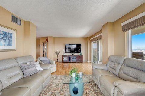Condo in Clearwater, Florida, 2 bedrooms  № 1570539 - photo 17