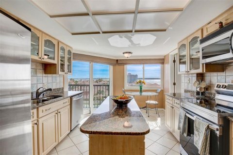 Condo in Clearwater, Florida, 2 bedrooms  № 1570539 - photo 8