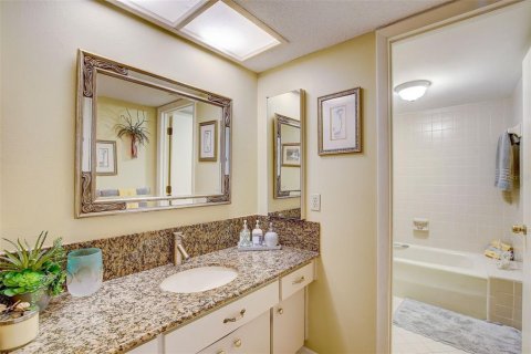 Condo in Clearwater, Florida, 2 bedrooms  № 1570539 - photo 22