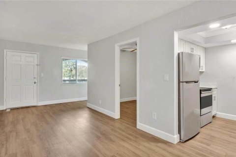 Apartment in Saint Petersburg, Florida 2 bedrooms, 92.9 sq.m. № 2106871 - photo 5