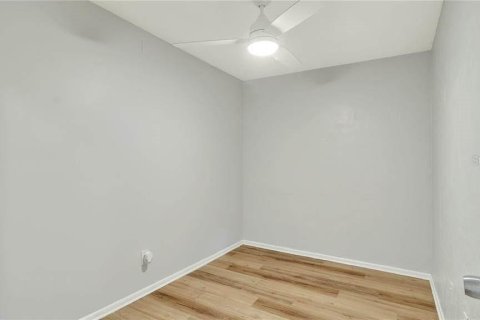 Apartment in Saint Petersburg, Florida 2 bedrooms, 92.9 sq.m. № 2106871 - photo 12