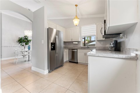 Купить виллу или дом в Пальметто-Бей, Флорида 3 спальни, 111.11м2, № 1926008 - фото 23