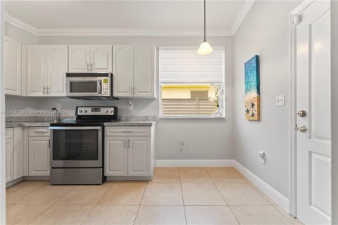 Купить виллу или дом в Пальметто-Бей, Флорида 3 спальни, 111.11м2, № 1926008 - фото 21