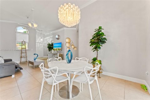 Купить виллу или дом в Пальметто-Бей, Флорида 3 спальни, 111.11м2, № 1926008 - фото 9