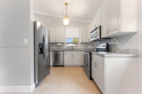 Купить виллу или дом в Пальметто-Бей, Флорида 3 спальни, 111.11м2, № 1926008 - фото 24