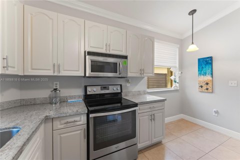 Купить виллу или дом в Пальметто-Бей, Флорида 3 спальни, 111.11м2, № 1926008 - фото 25