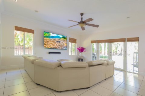 House in Homestead, Florida 4 bedrooms, 259.2 sq.m. № 1783936 - photo 24