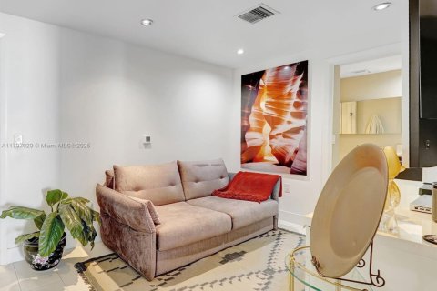 Condominio en venta en Sunny Isles Beach, Florida, 1 dormitorio, 107.86 m2 № 1708800 - foto 14