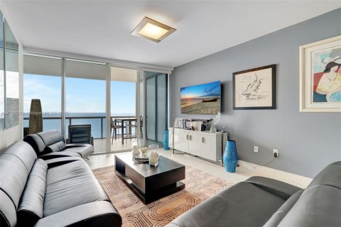Condominio en venta en Sunny Isles Beach, Florida, 1 dormitorio, 107.86 m2 № 1708800 - foto 3