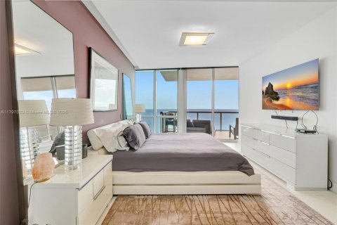 Condominio en venta en Sunny Isles Beach, Florida, 1 dormitorio, 107.86 m2 № 1708800 - foto 8