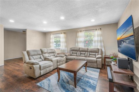 House in South Daytona, Florida 3 bedrooms, 156.73 sq.m. № 2394366 - photo 8