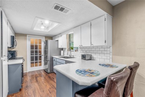 House in South Daytona, Florida 3 bedrooms, 156.73 sq.m. № 2394366 - photo 13