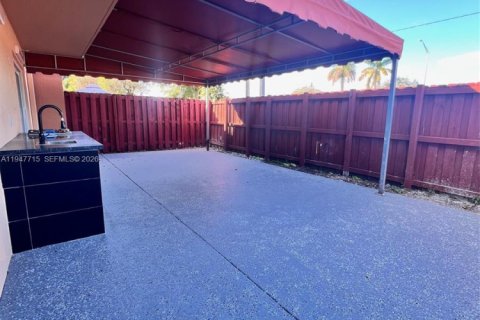 Copropriété à louer à Miami, Floride: 2 chambres, 80.45 m2 № 2004160 - photo 18