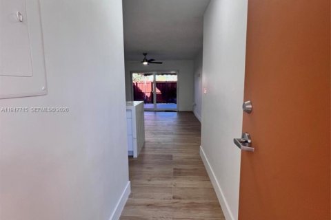 Copropriété à louer à Miami, Floride: 2 chambres, 80.45 m2 № 2004160 - photo 6